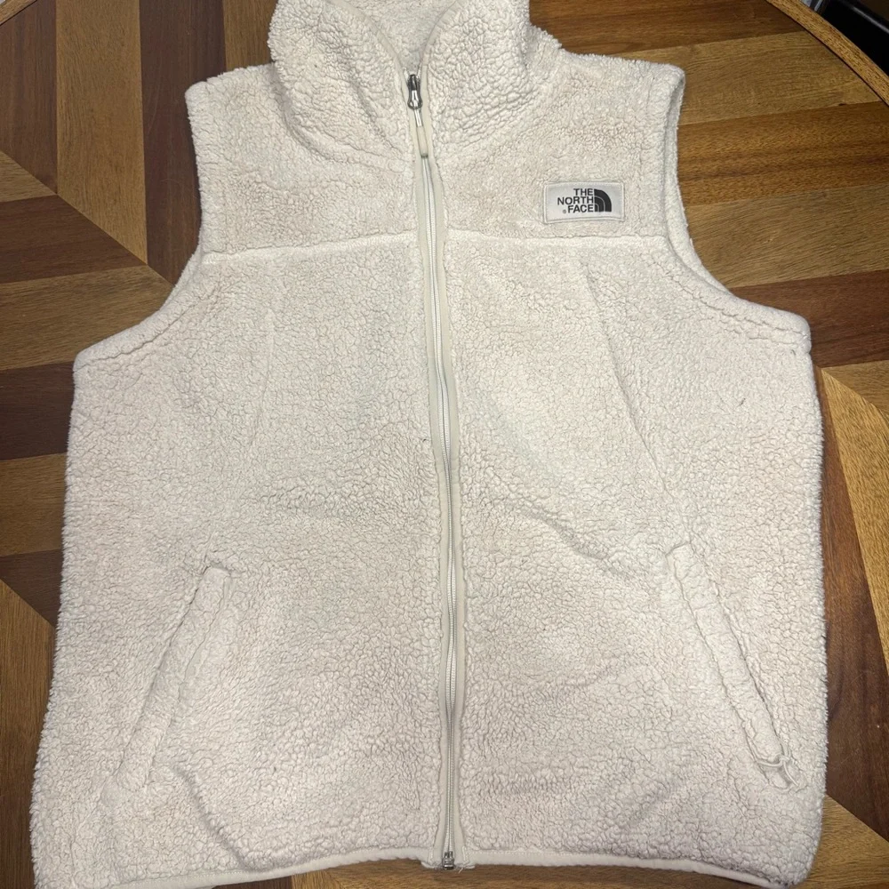 The North Face Campshire Sherpa Fleece Off-White Vest flaw - Picture 2 of 10